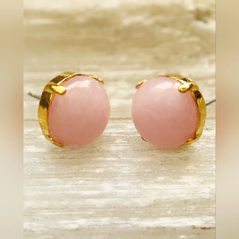 Elegant Soft Light Pink Stud Earrings In 18K Gold Plated